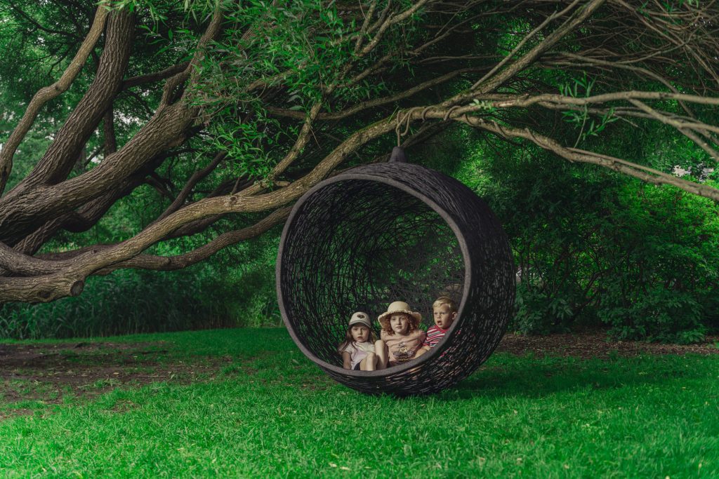 Hanging_chair_nest_manu068