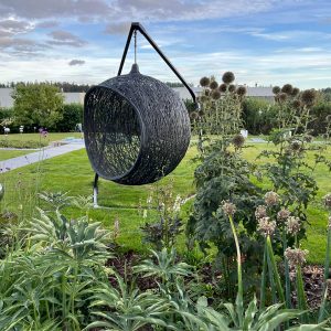 Metal holder for nest chair